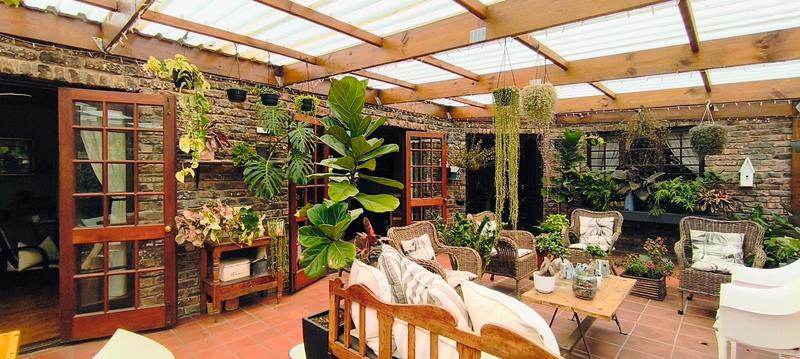 6 Bedroom Property for Sale in Kraaibosch Western Cape